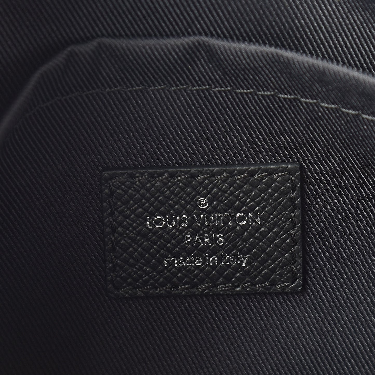 Taiga Monogram Eclipse Outdoor Messenger Black