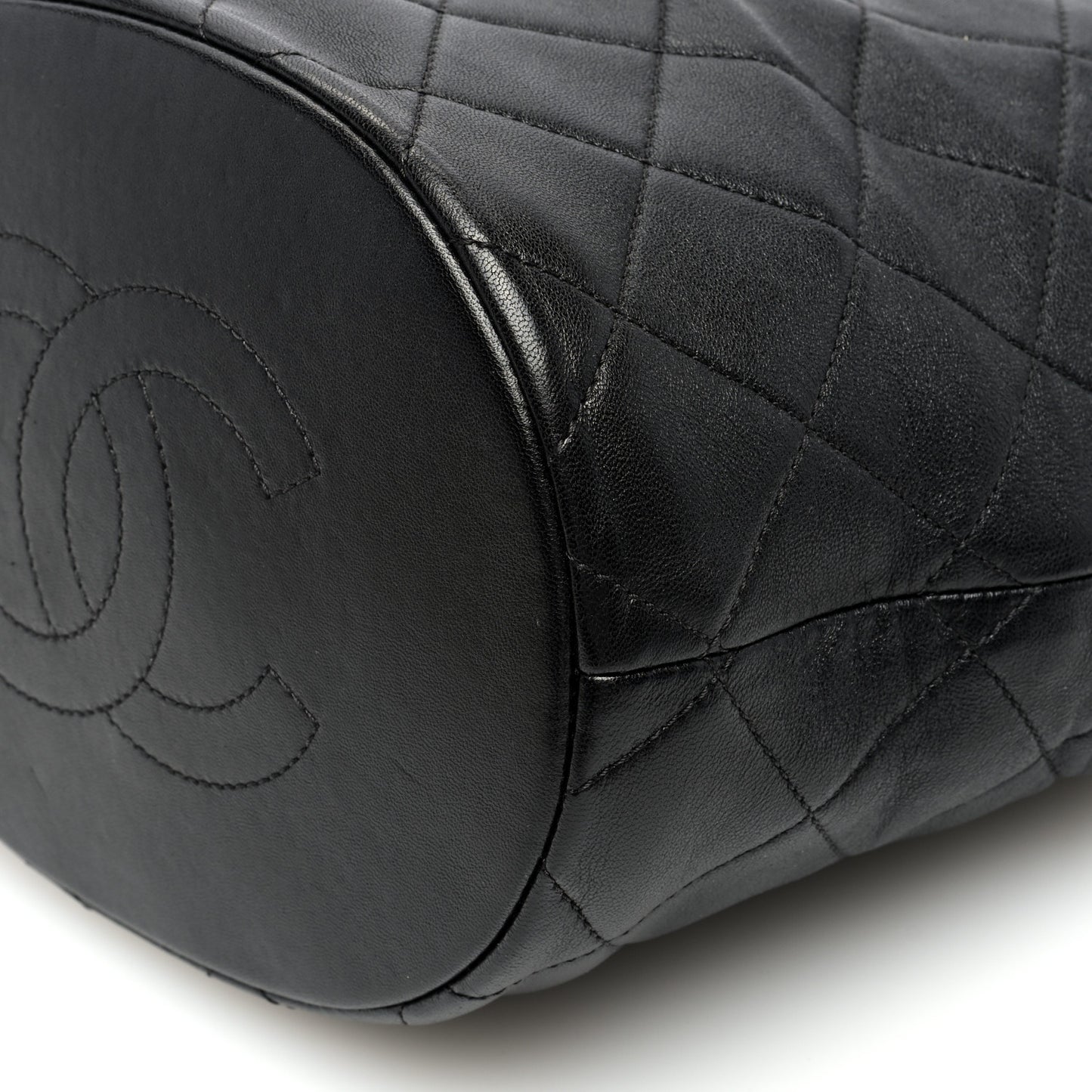 Shiny Lambskin Quilted Small Chain Is More Drawstring Bag Black