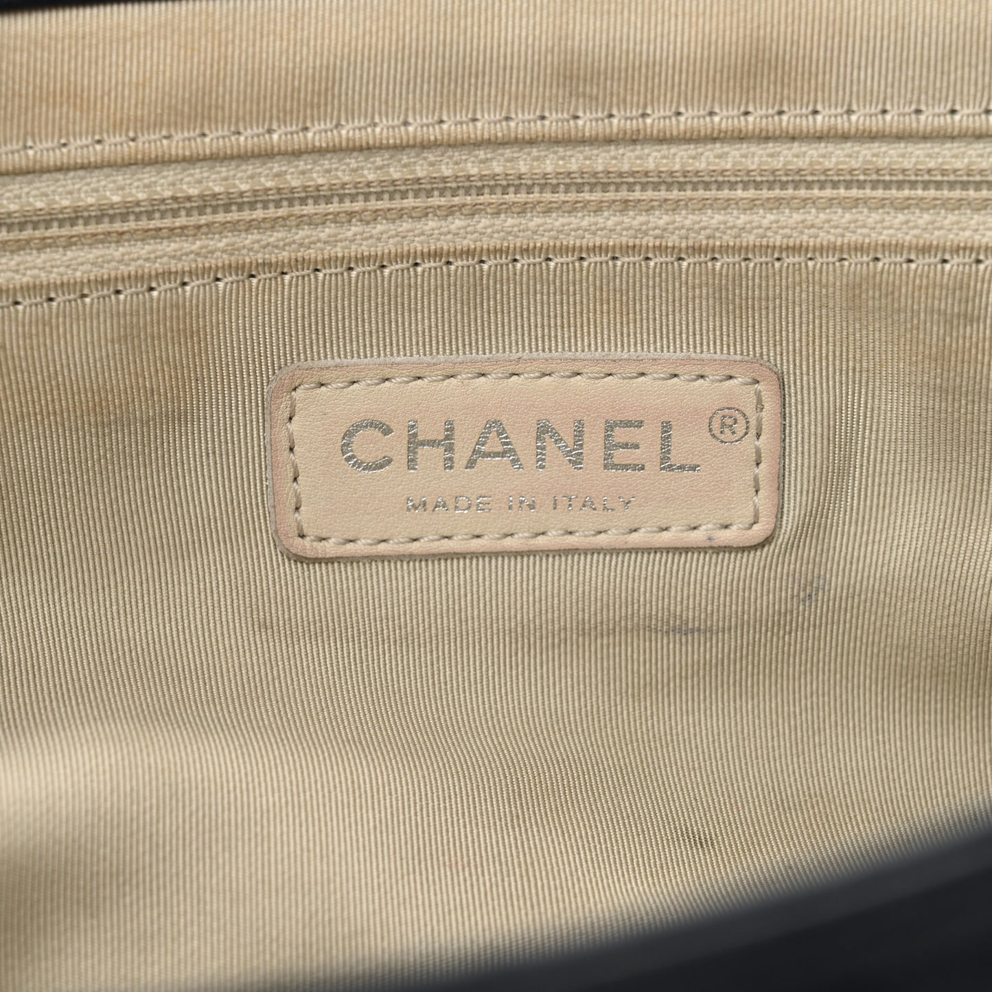 Washed Lambskin Quilted Medium Chain Around Messenger Navy Blue