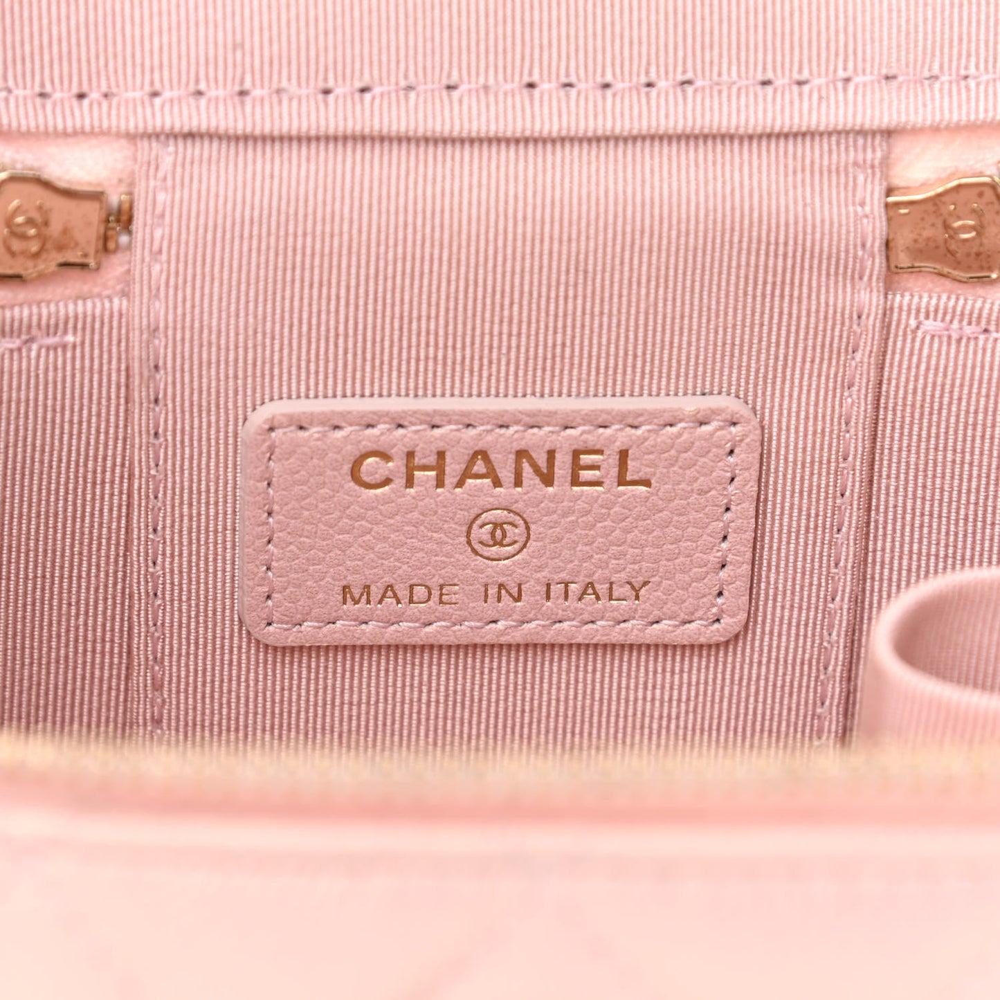 Iridescent Caviar Quilted Mini Pearl On Top Vanity Case With Chain Light Pink