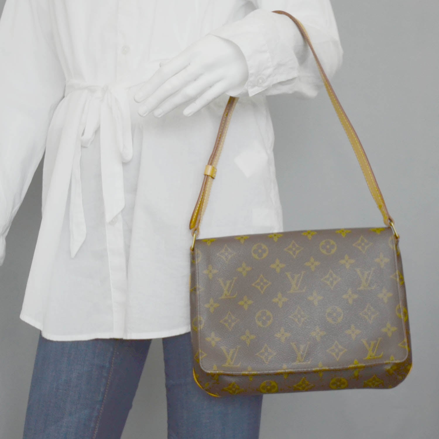 Louis Vuitton Monogram Musette Tango 2 of 11
