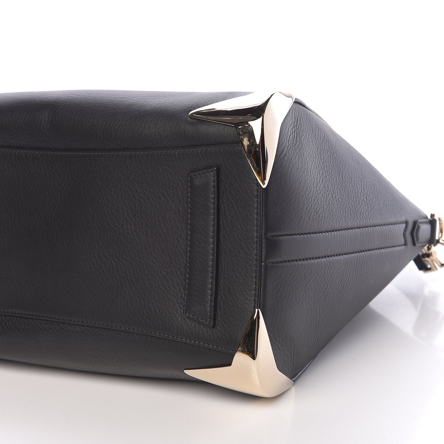Calfskin Metal Corners Medium Antigona Black