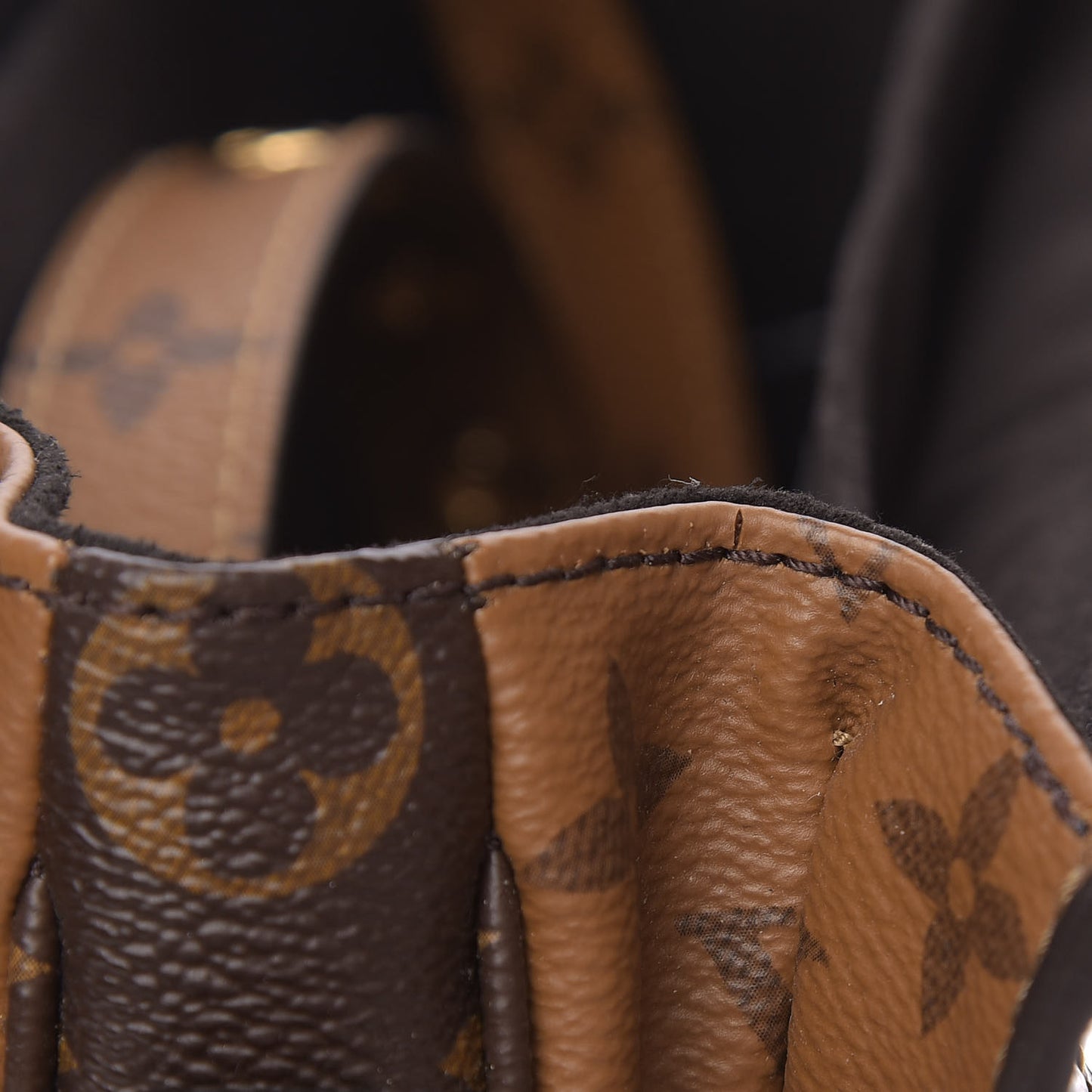 Reverse Monogram Pochette Metis