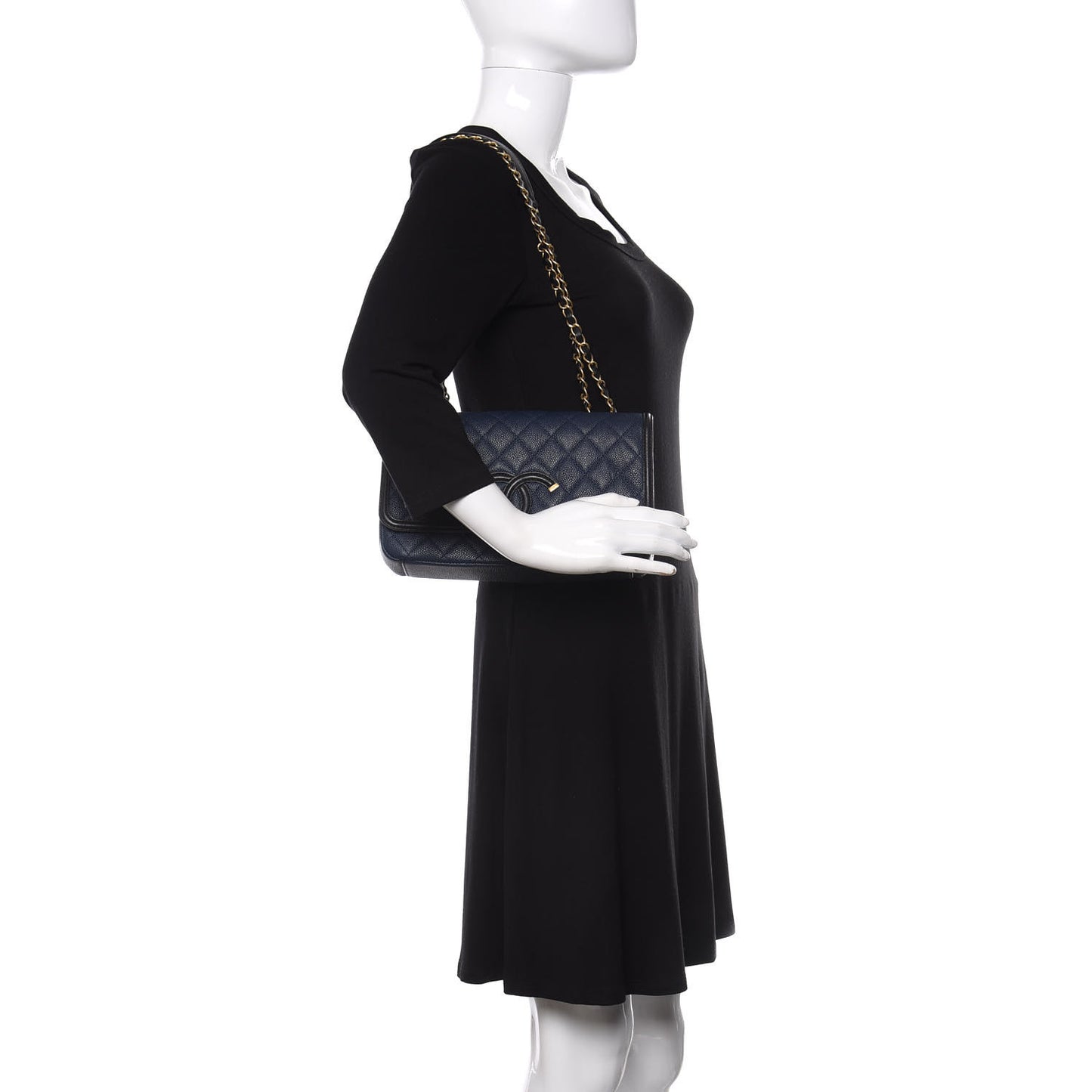 Caviar Quilted Medium CC Filigree Flap Navy Black