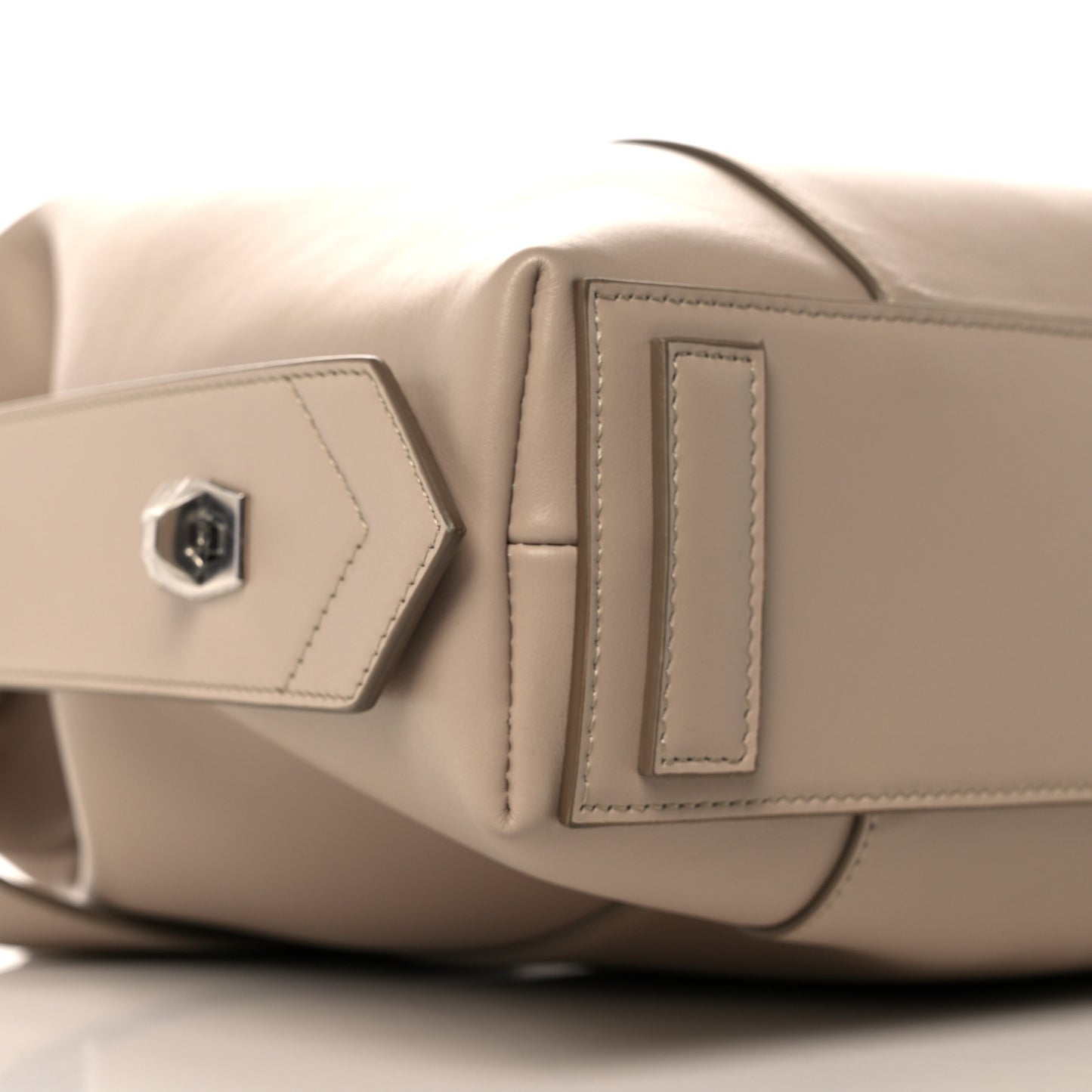 Soft Calfskin Medium Soft Antigona Dune