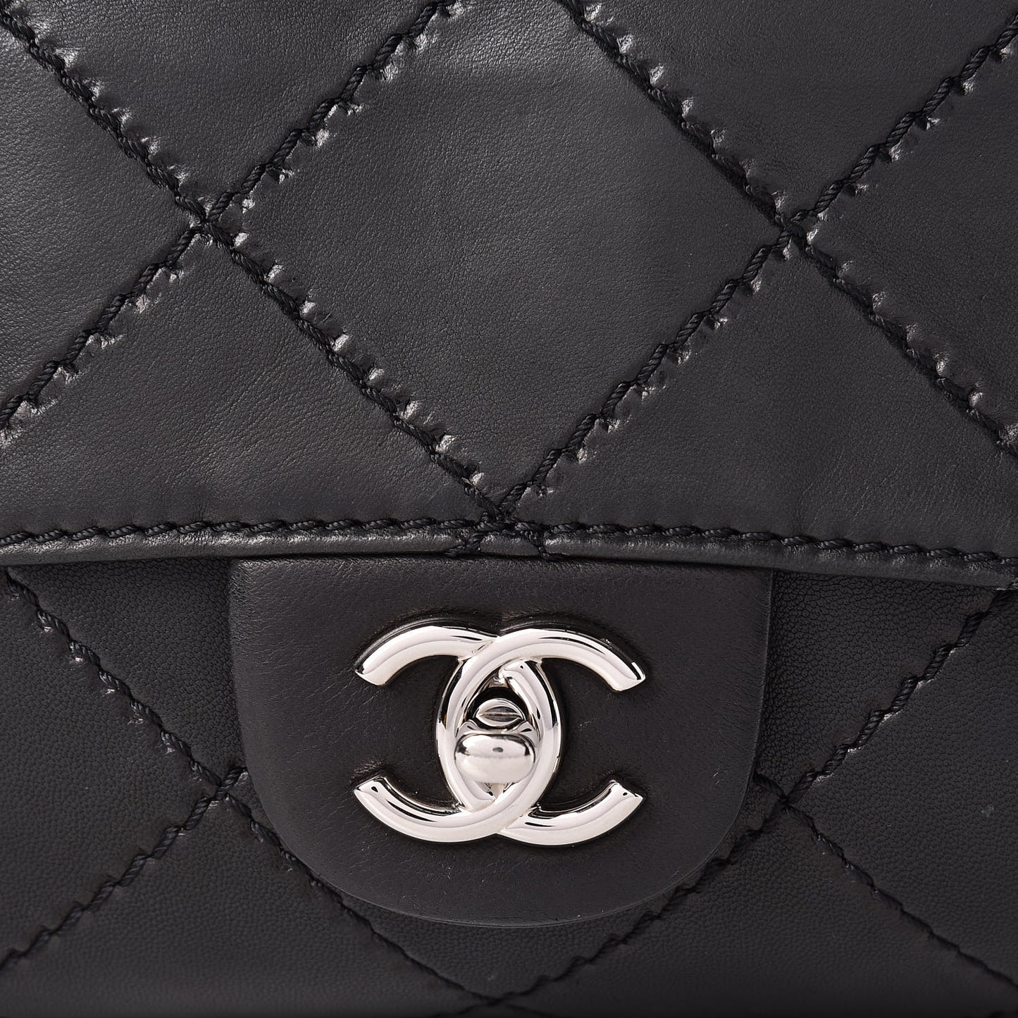 Lambskin Medium Ultimate Stitch Flap Black