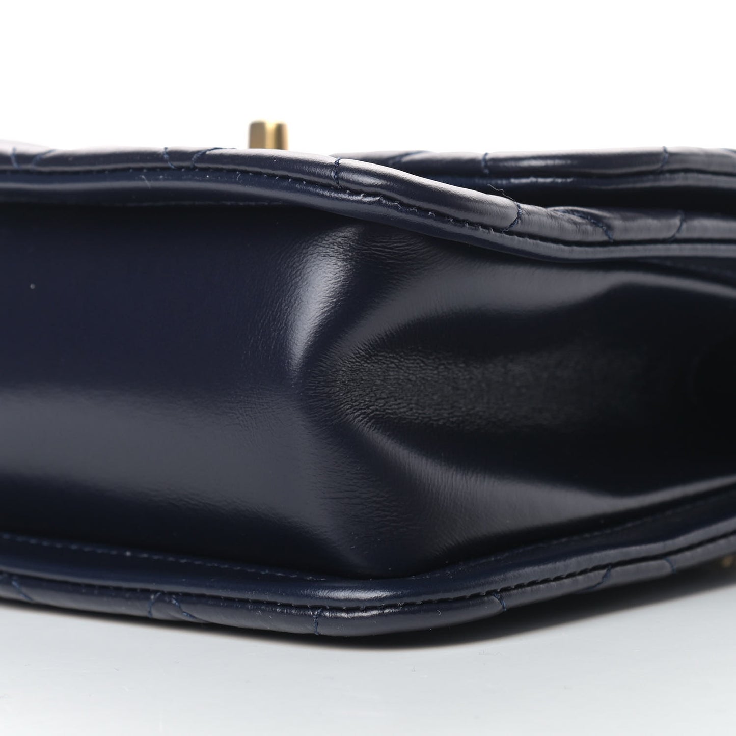 Shiny Lambskin Flap Clutch With Chain Bleu Marine