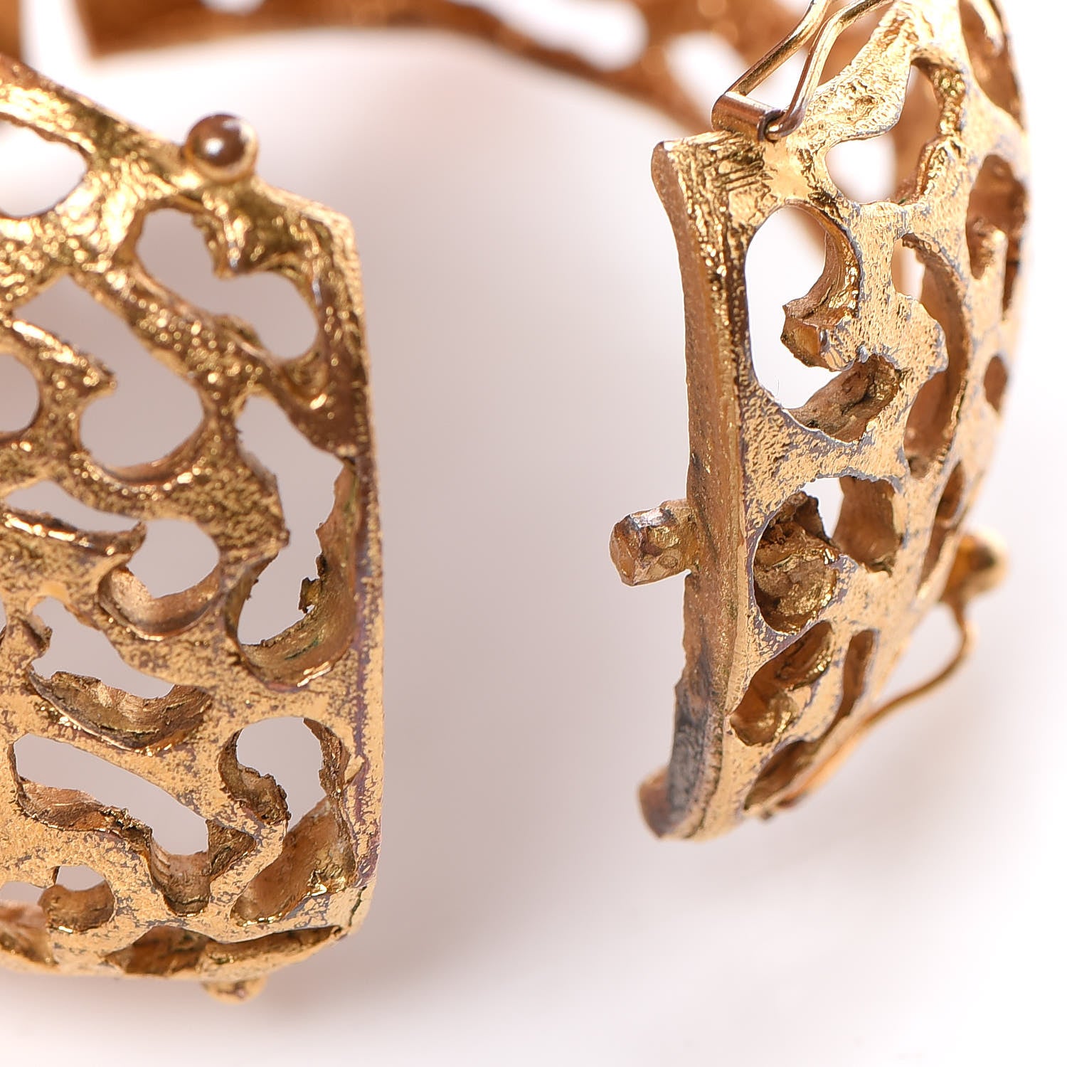 Chanel CC Cuff Gold 4 of 8
