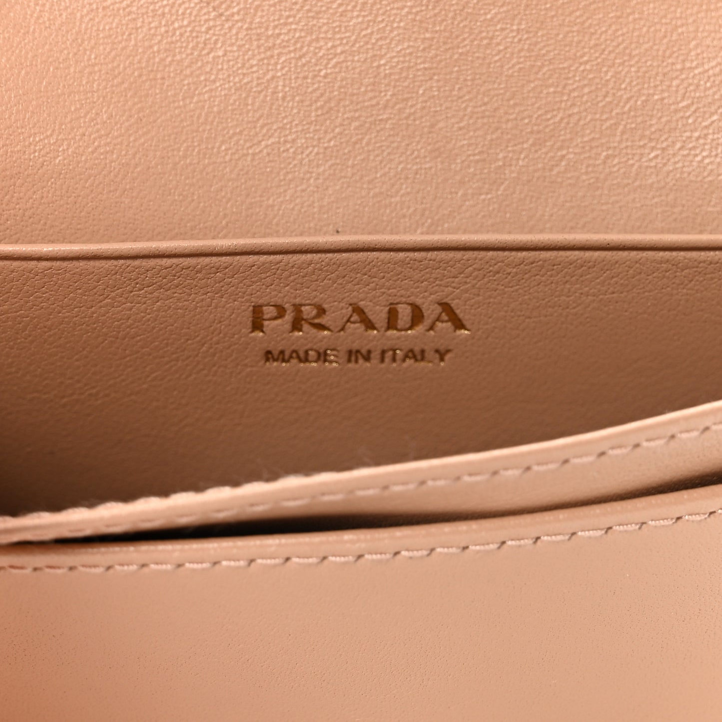 Vitello Move Business Card Holder Cipria