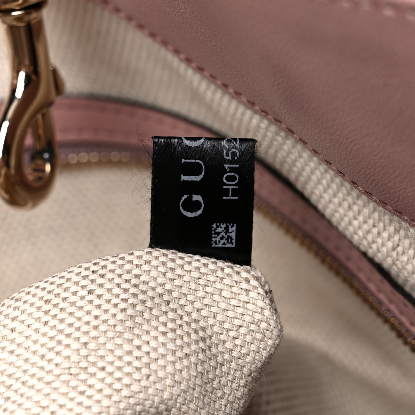 Patent Medium Soho Chain Shoulder Bag Dark Cipria