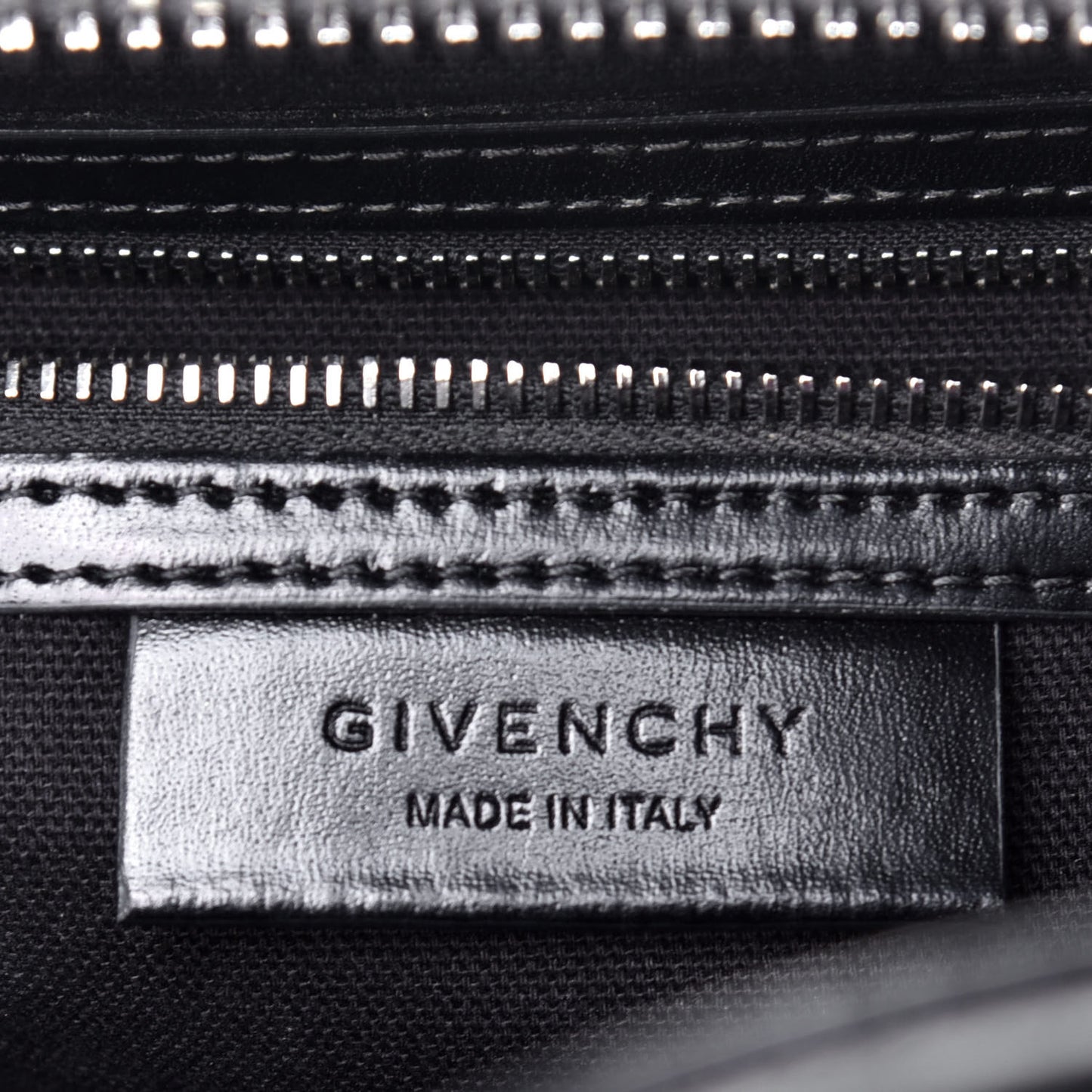 Shiny Lord Calfskin Medium Antigona Black