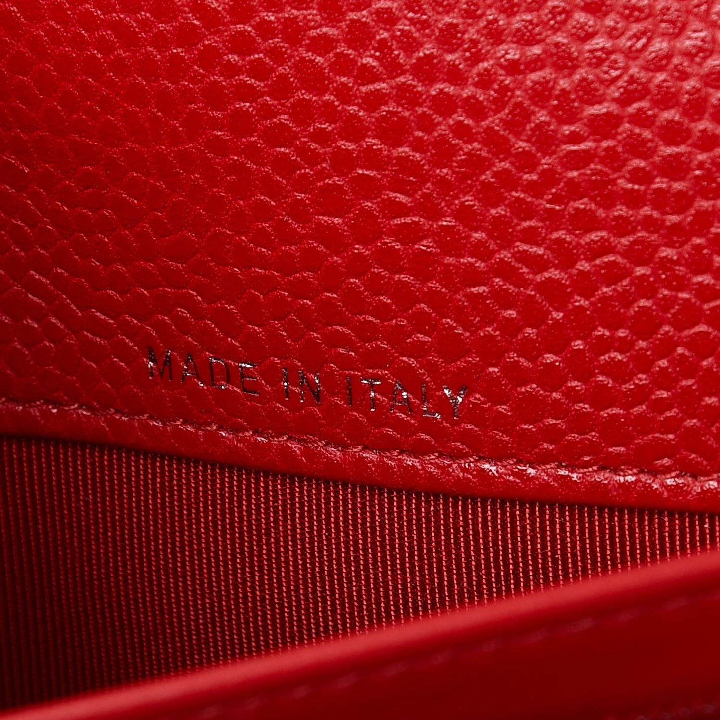 Caviar Quilted Wallet With Chain Red