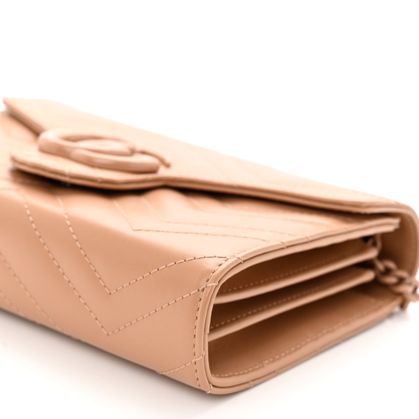 Calfskin Matelasse Monochrome GG Marmont Chain Wallet Camelia