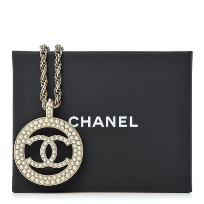 Chanel Pearl CC Medallion Necklace Gold 6 of 6