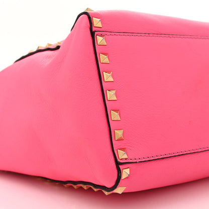 Valentino Garavani VALENTINO GARAVANI Vitello Rockstud Double Handle Tote Fuxia Fluo 8 of 21