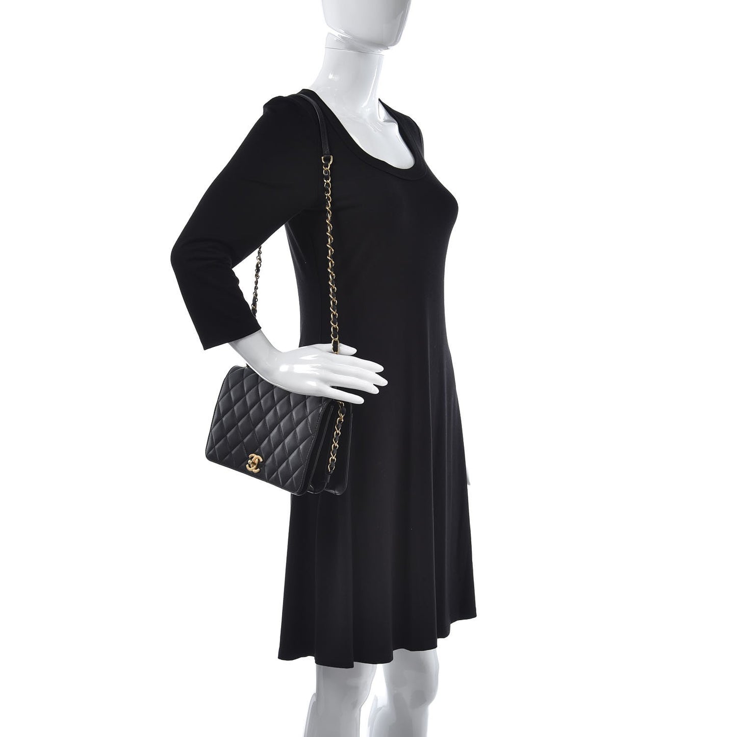 Calfskin Quilted Medium Everyday Chic Single Flap Black