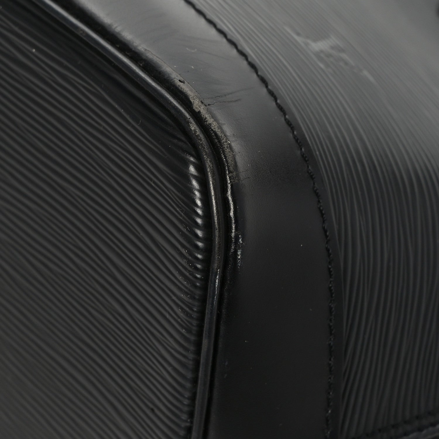 Louis Vuitton Epi Alma MM Black 8 of 11