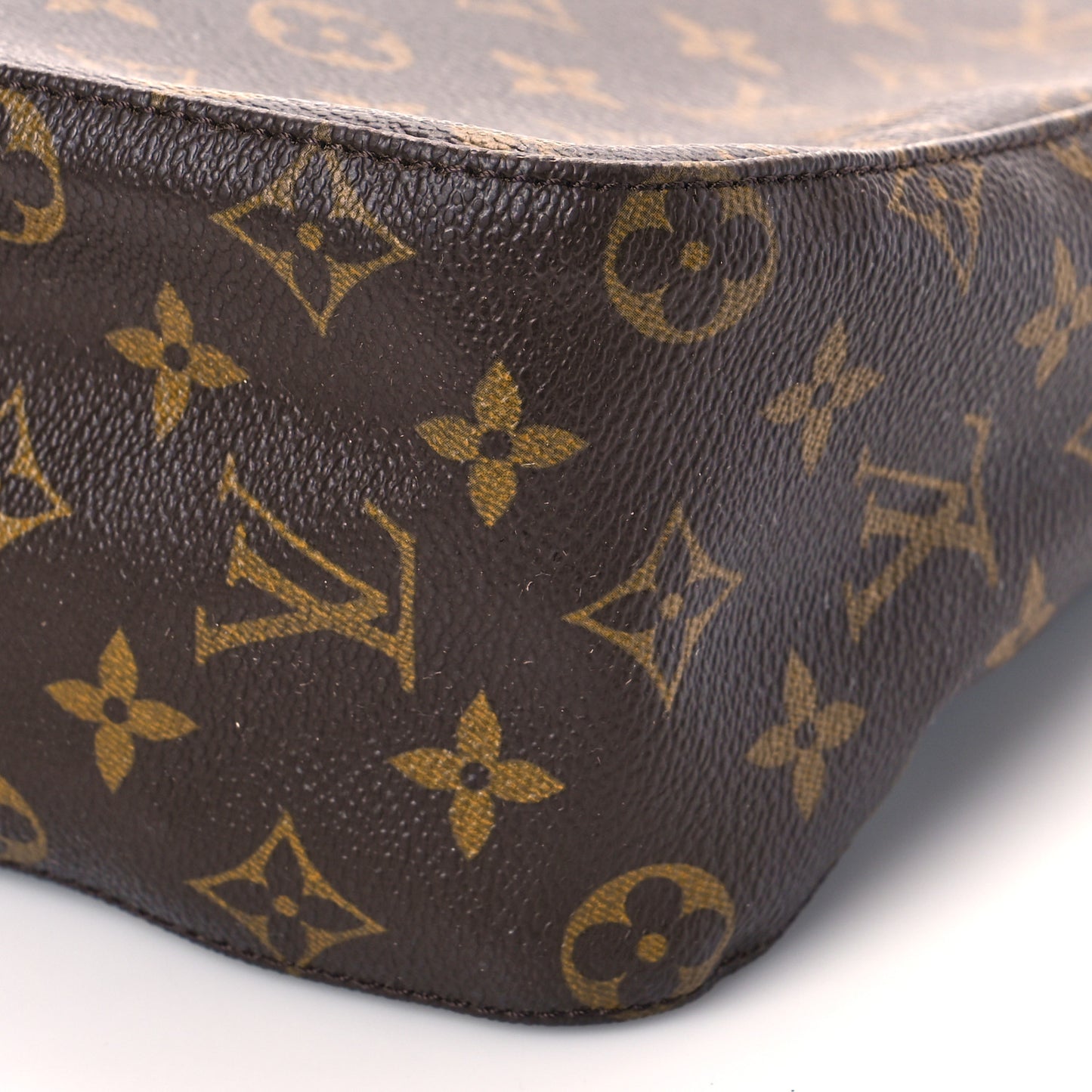 Monogram Looping MM