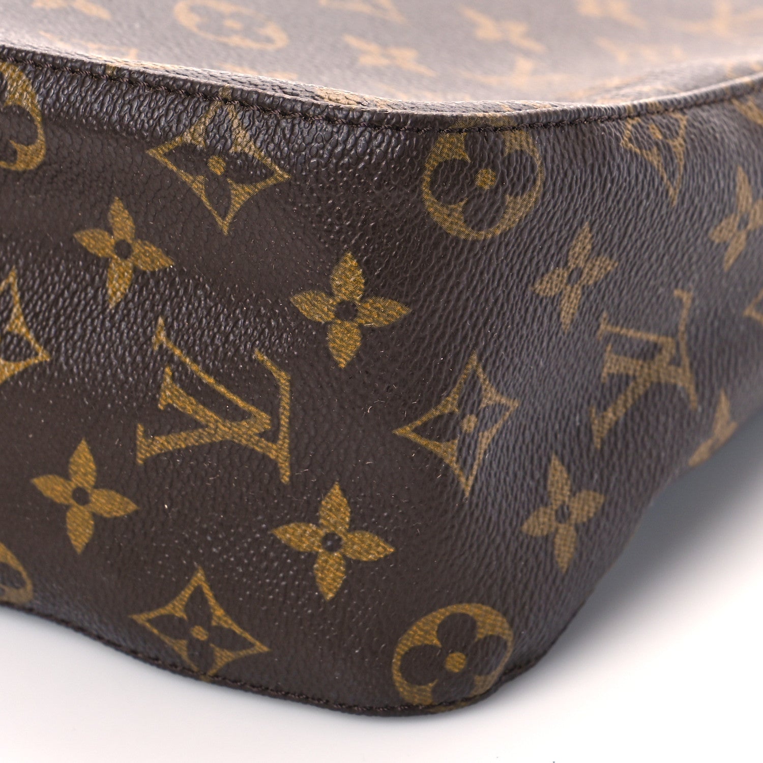 Louis Vuitton Monogram Looping MM 8 of 9