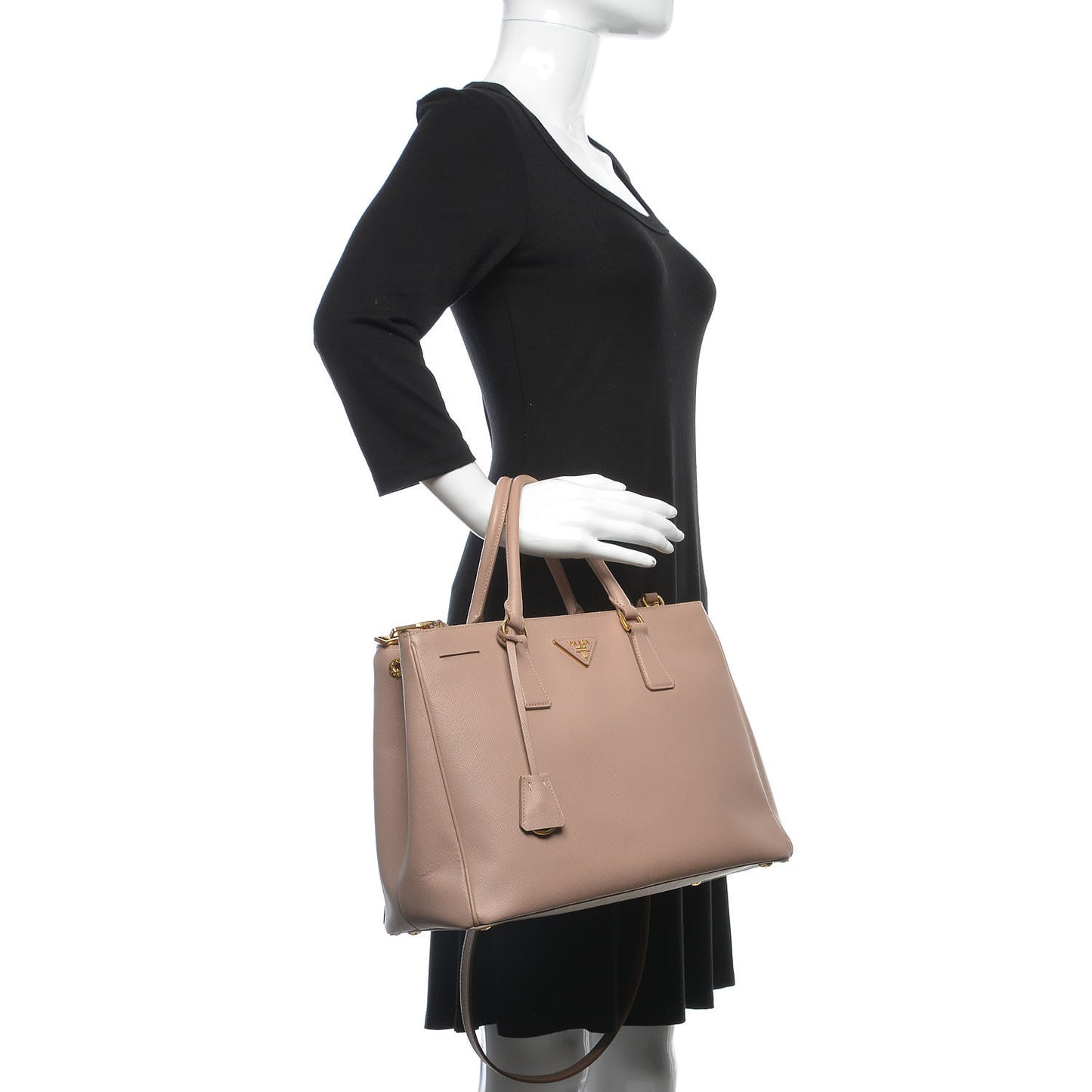 Saffiano Medium Galleria Double Zip Tote Cammeo