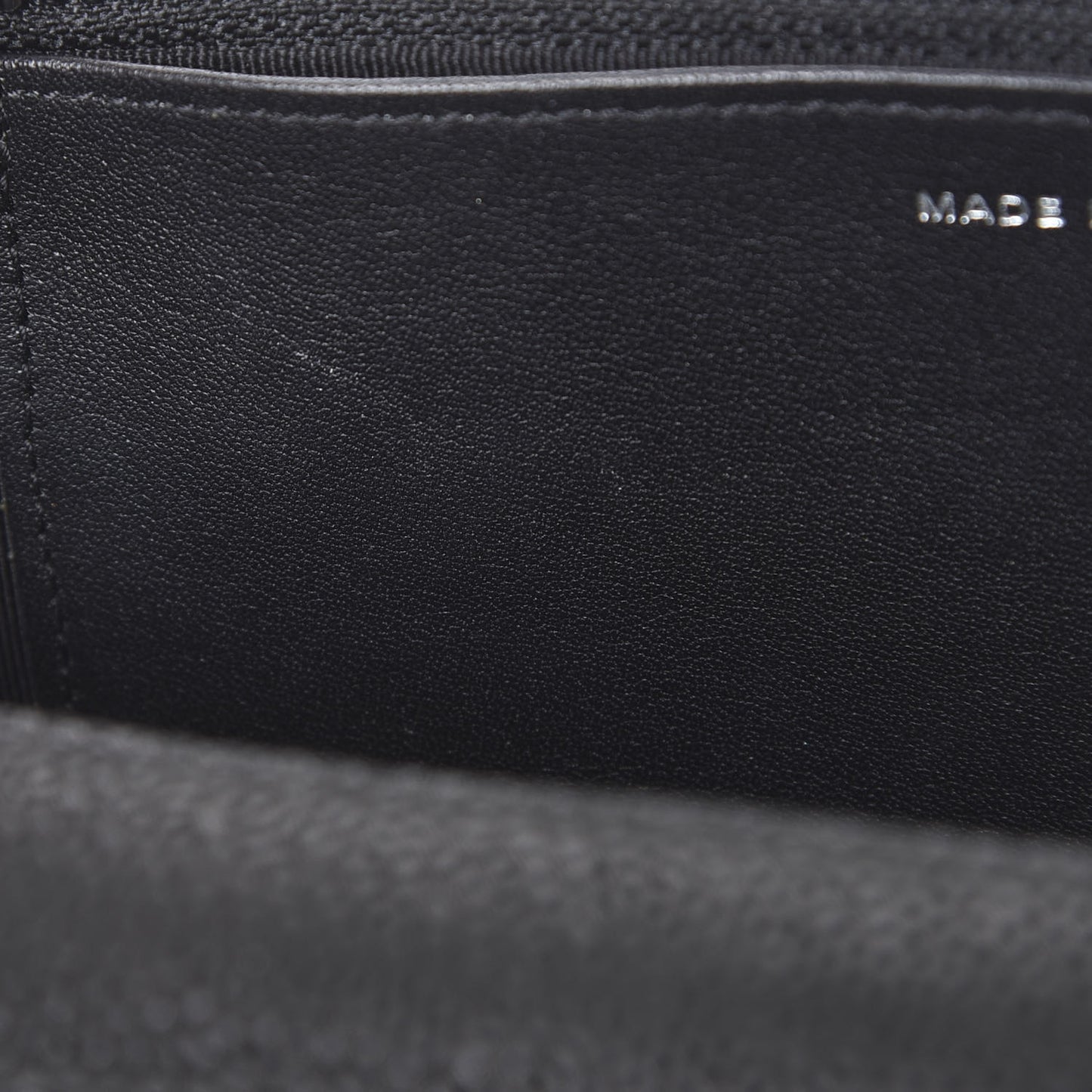 Iridescent Caviar Quilted Wallet On Chain WOC Black