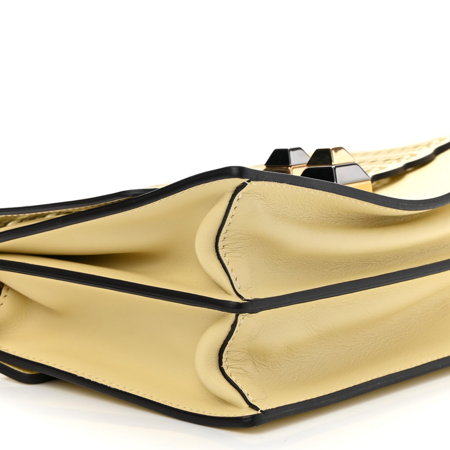 Vitello Grace Openwork Small Kan I Shoulder Bag Banana