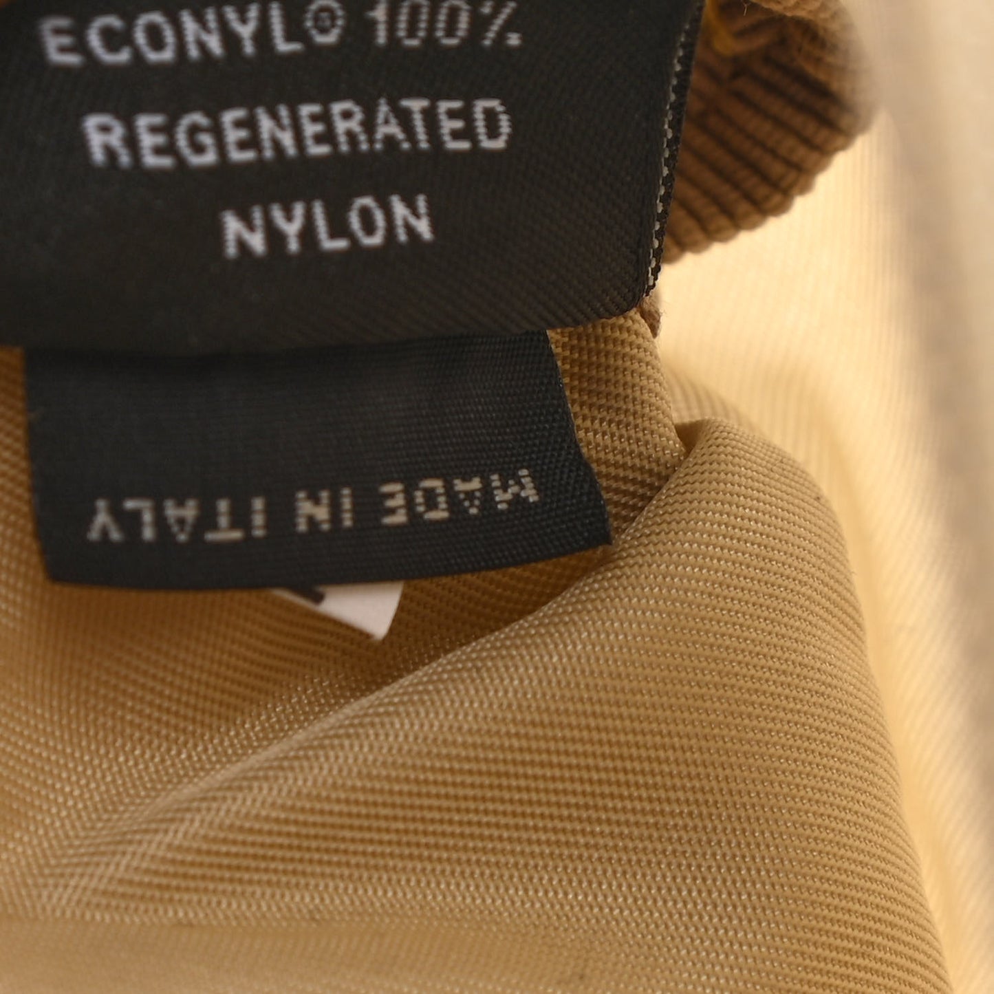 Tessuto Nylon Vela Cosmetic Pouch Cammeo