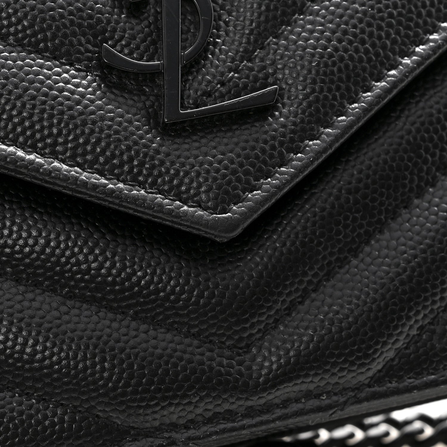 Saint Laurent Grain De Poudre Matelasse Chevron Monogram Monochrome Envelope Chain Wallet Black 14 of 16