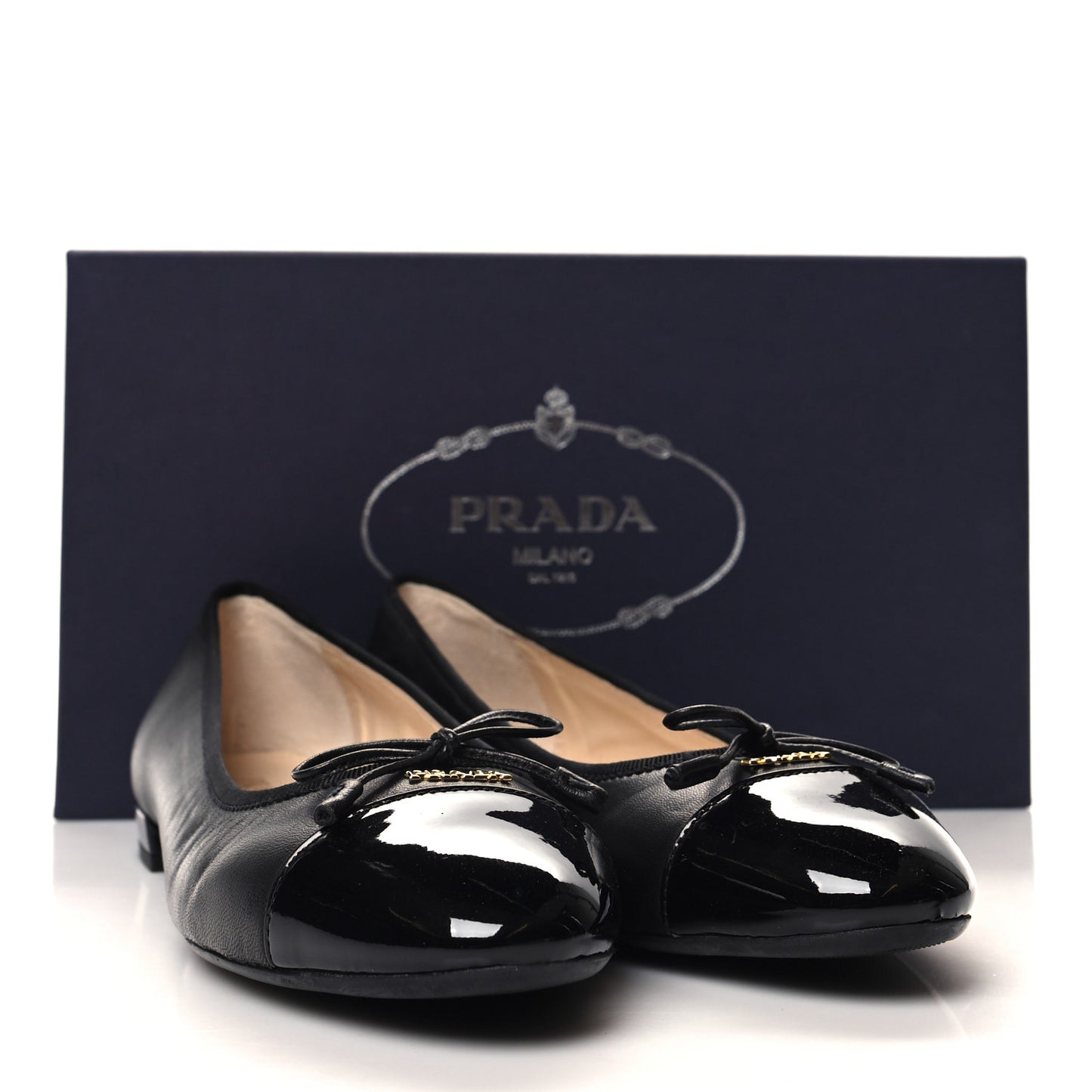 Nappa Vernice Cap Toe Logo Bow Ballerina Flats 38 Black