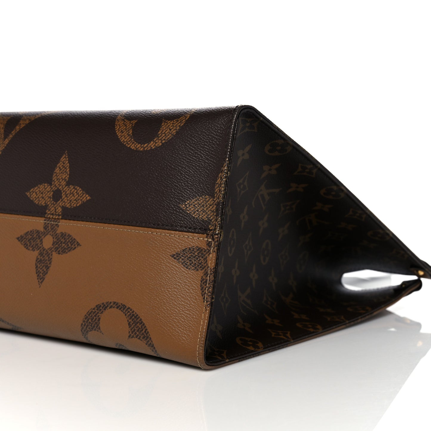 Reverse Monogram Giant Onthego GM