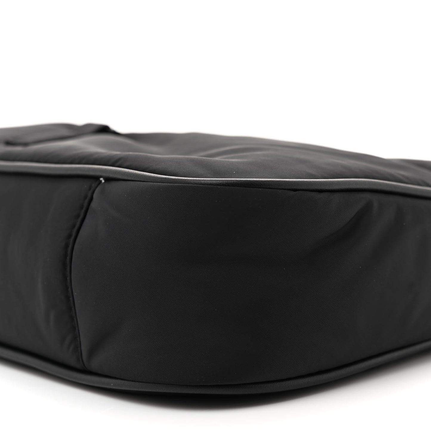 Econyl Nylon Le 5 A 7 Hobo Black