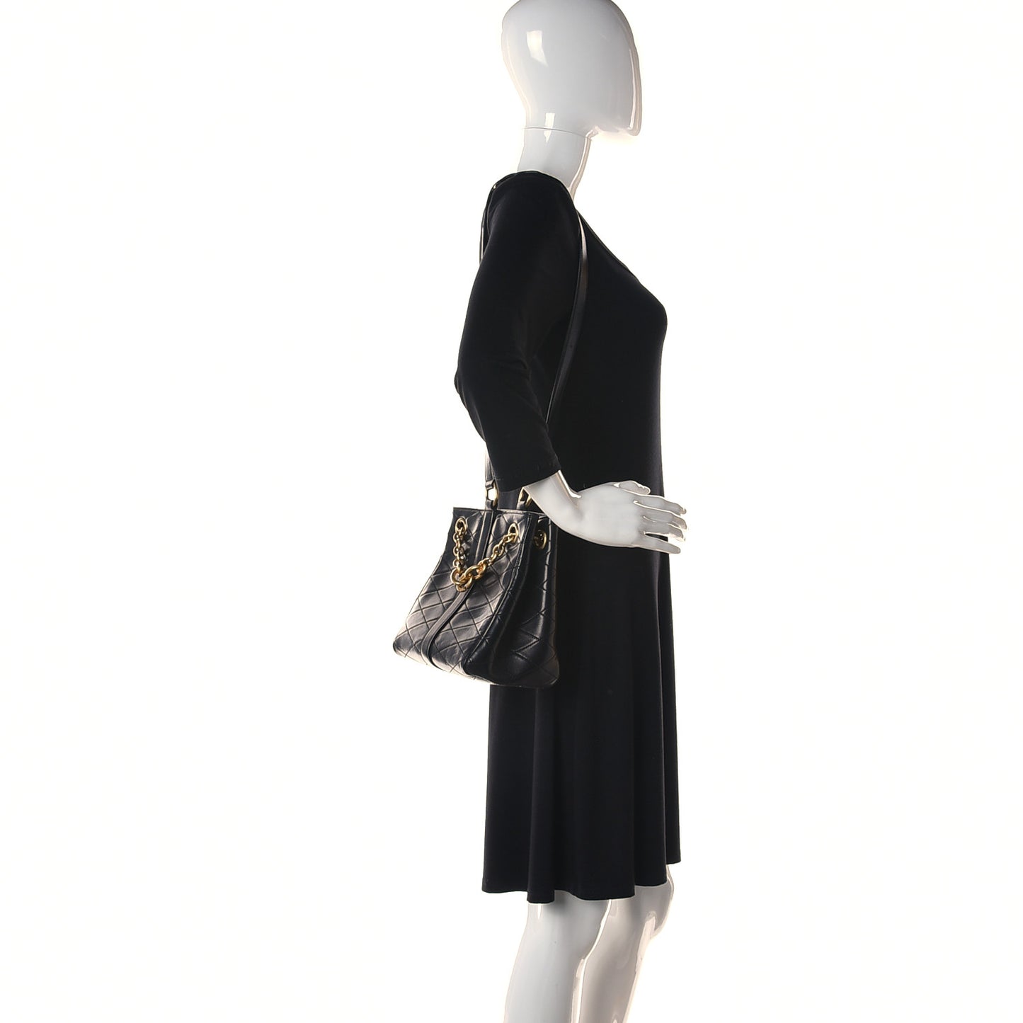Lambskin Quilted Mini Le Maillon Bucket Bag Black