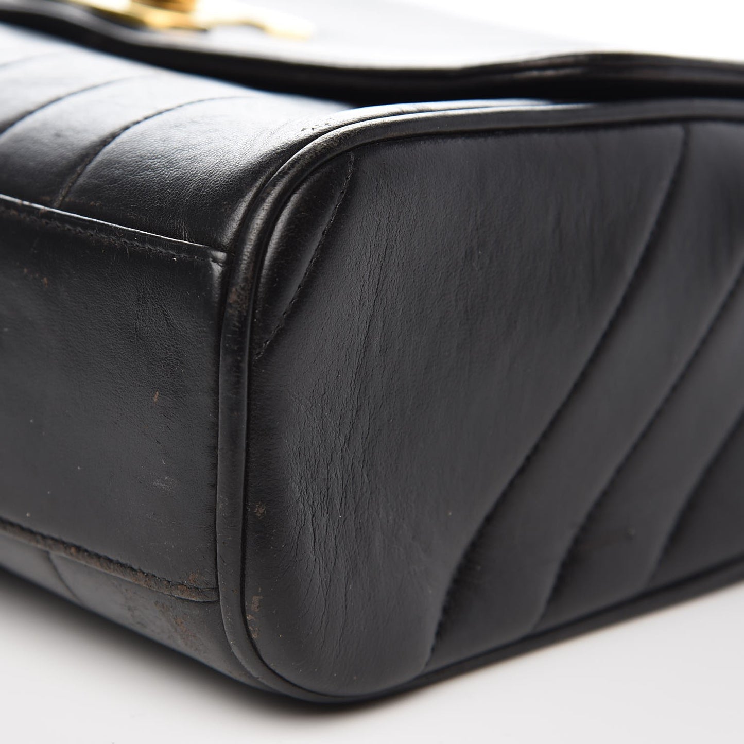 Lambskin Vertical Quilted Medium Single Flap Black