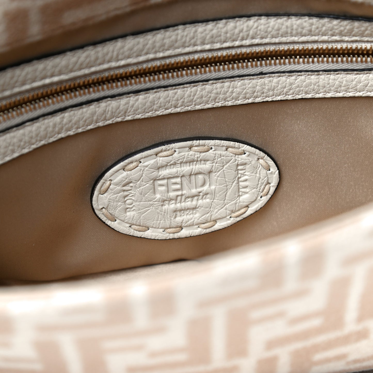 Wool Cuoio Romano Selleria FF 1974 Baguette 1997 Beige Cammello Camelia