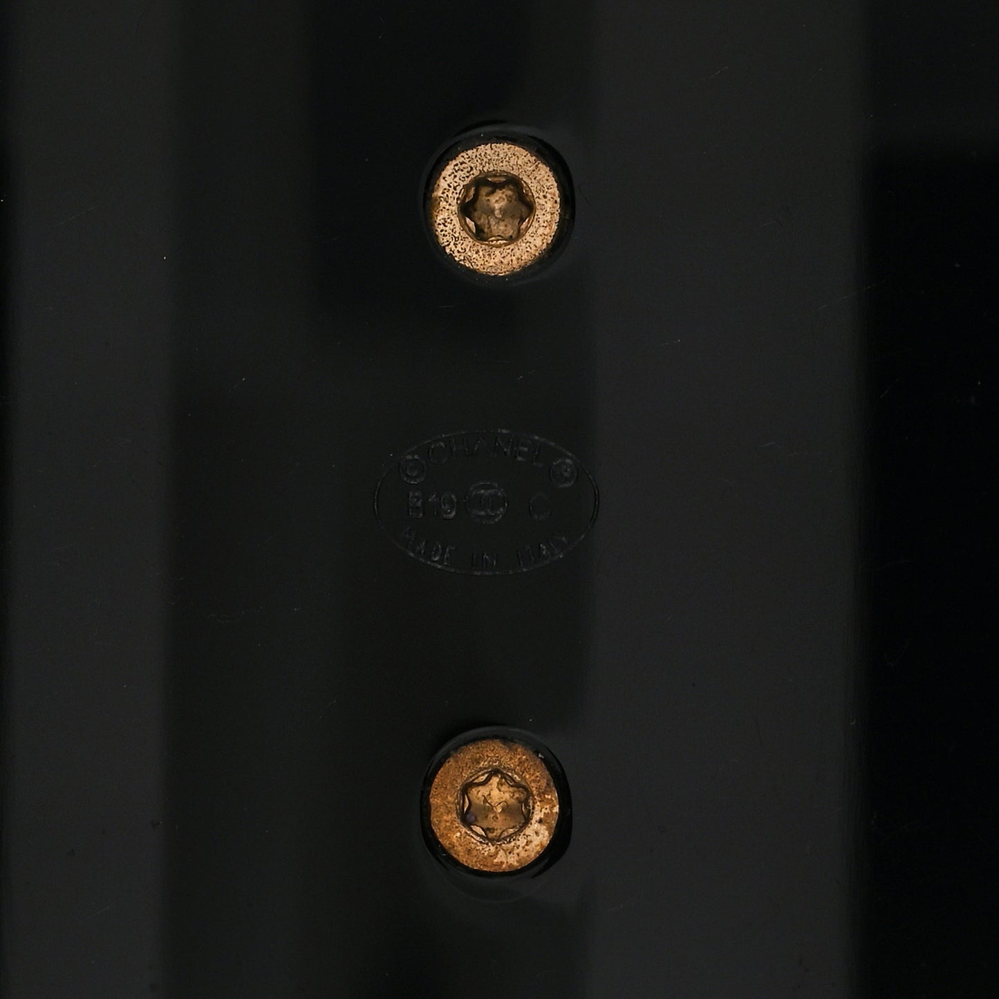 Resin CC Cuff Gold Black