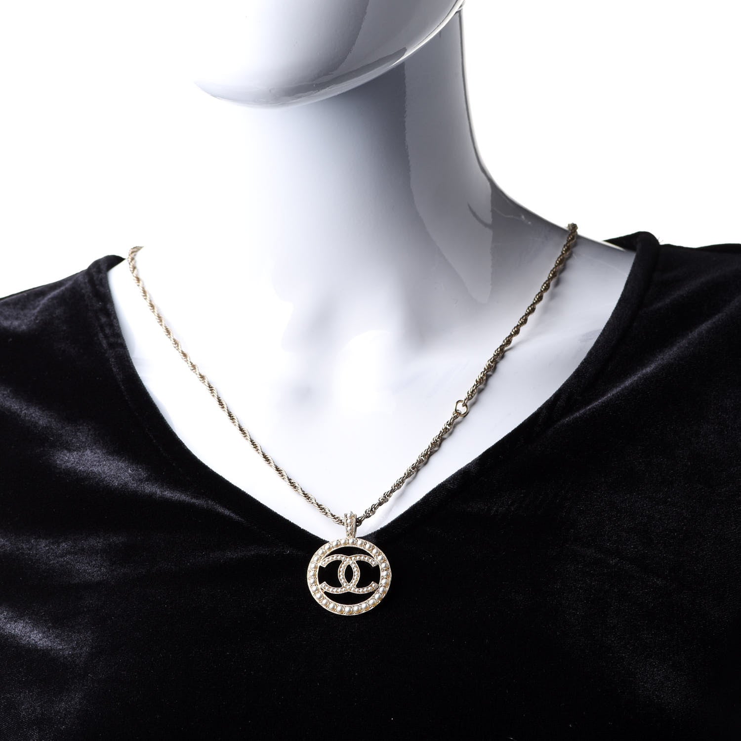 Chanel Pearl CC Round Pendant Necklace Gold 2 of 6