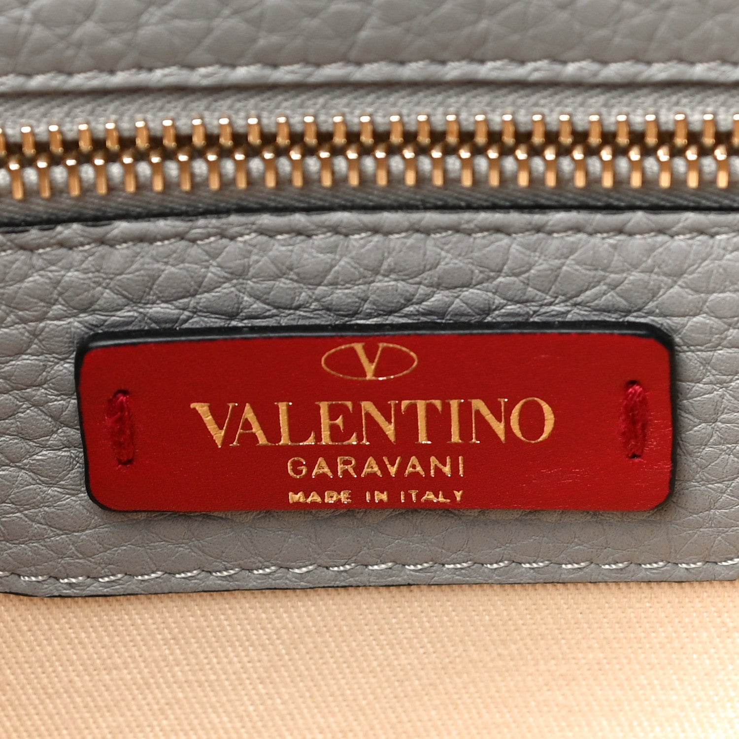 Valentino Garavani Pebbled Calfskin Medium Rockstud Flap Saddle Bag Pastel Grey 8 of 13
