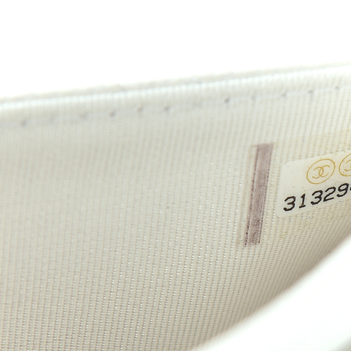 Caviar Quilted Wallet On Chain WOC White