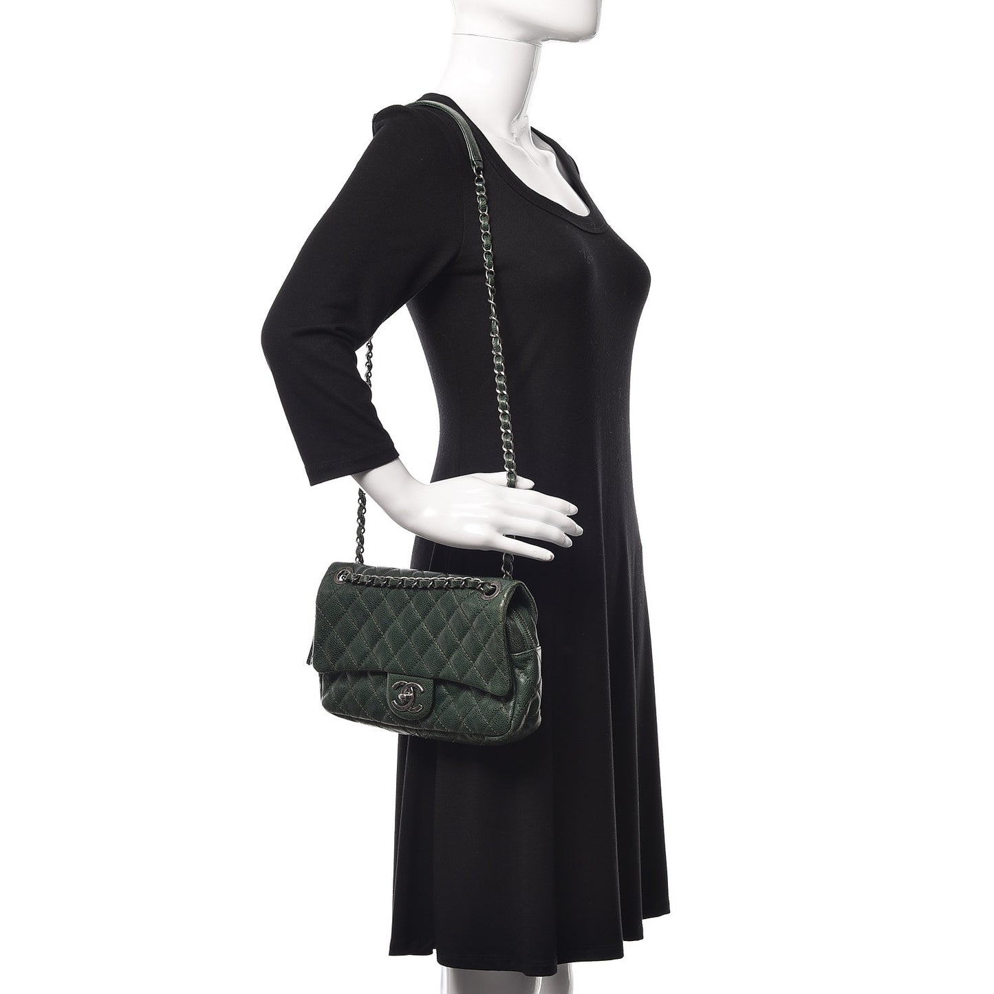 Iridescent Caviar Quilted Medium Chic Flap Green