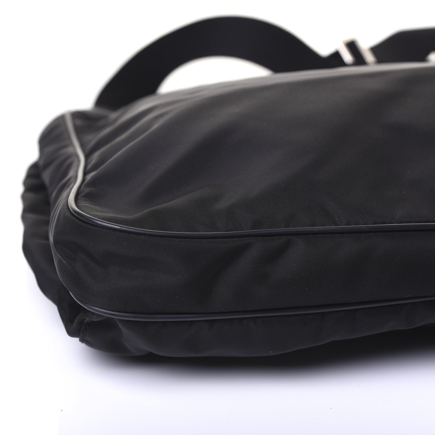 Nylon Flat Messenger Bag Black