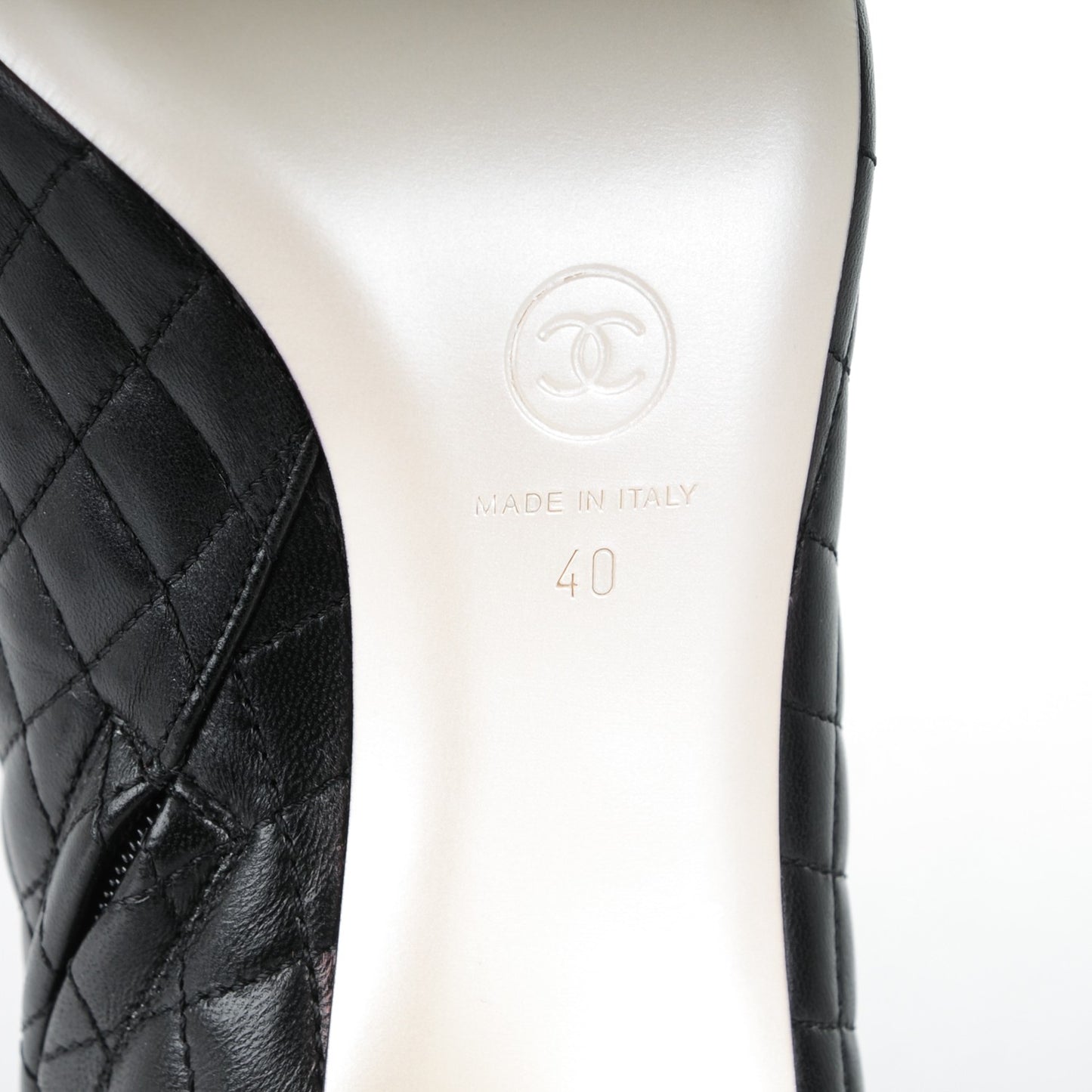 Lambskin Quilted Patent Pearl Short Boots 40 Black