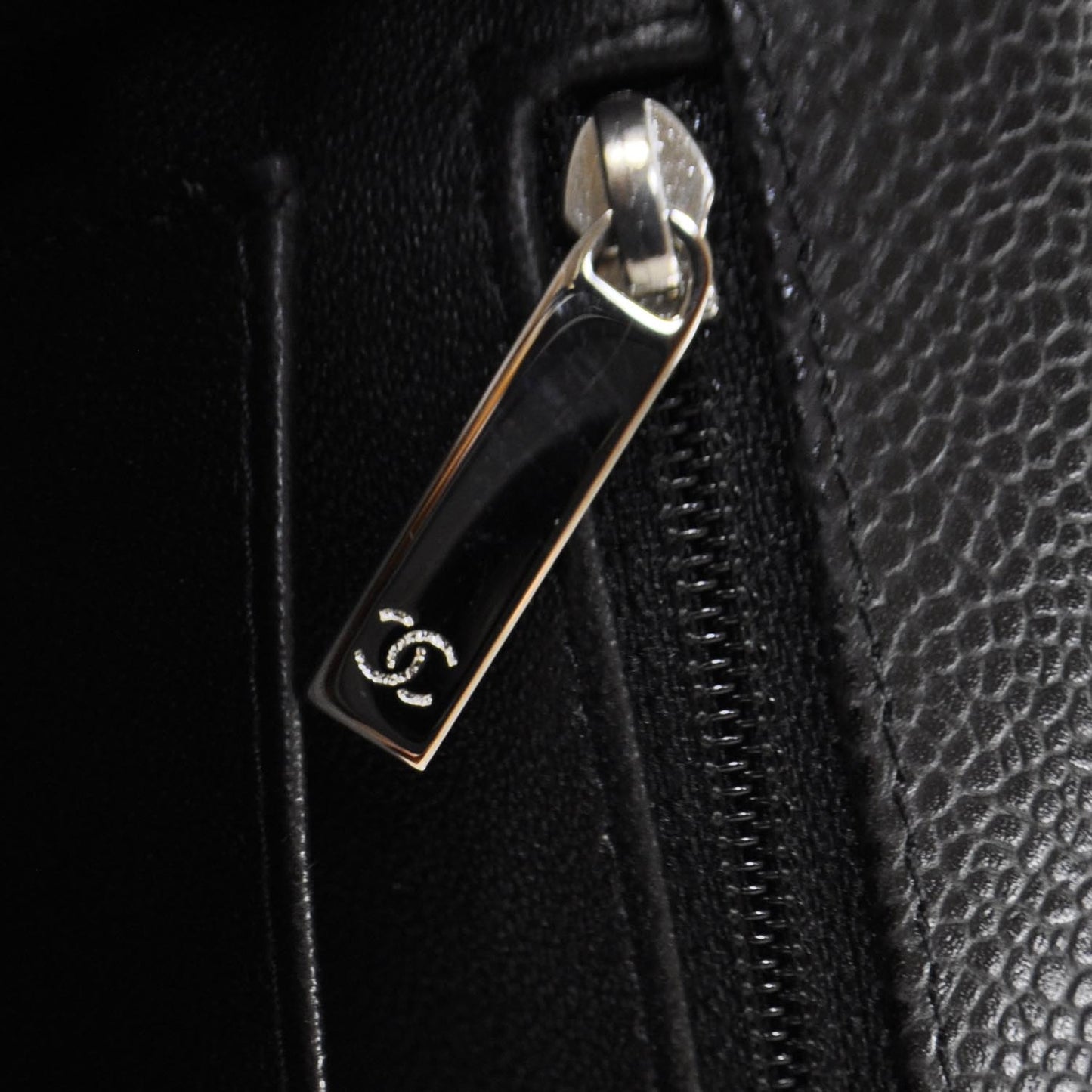 Caviar Maxi Flap Black SHW