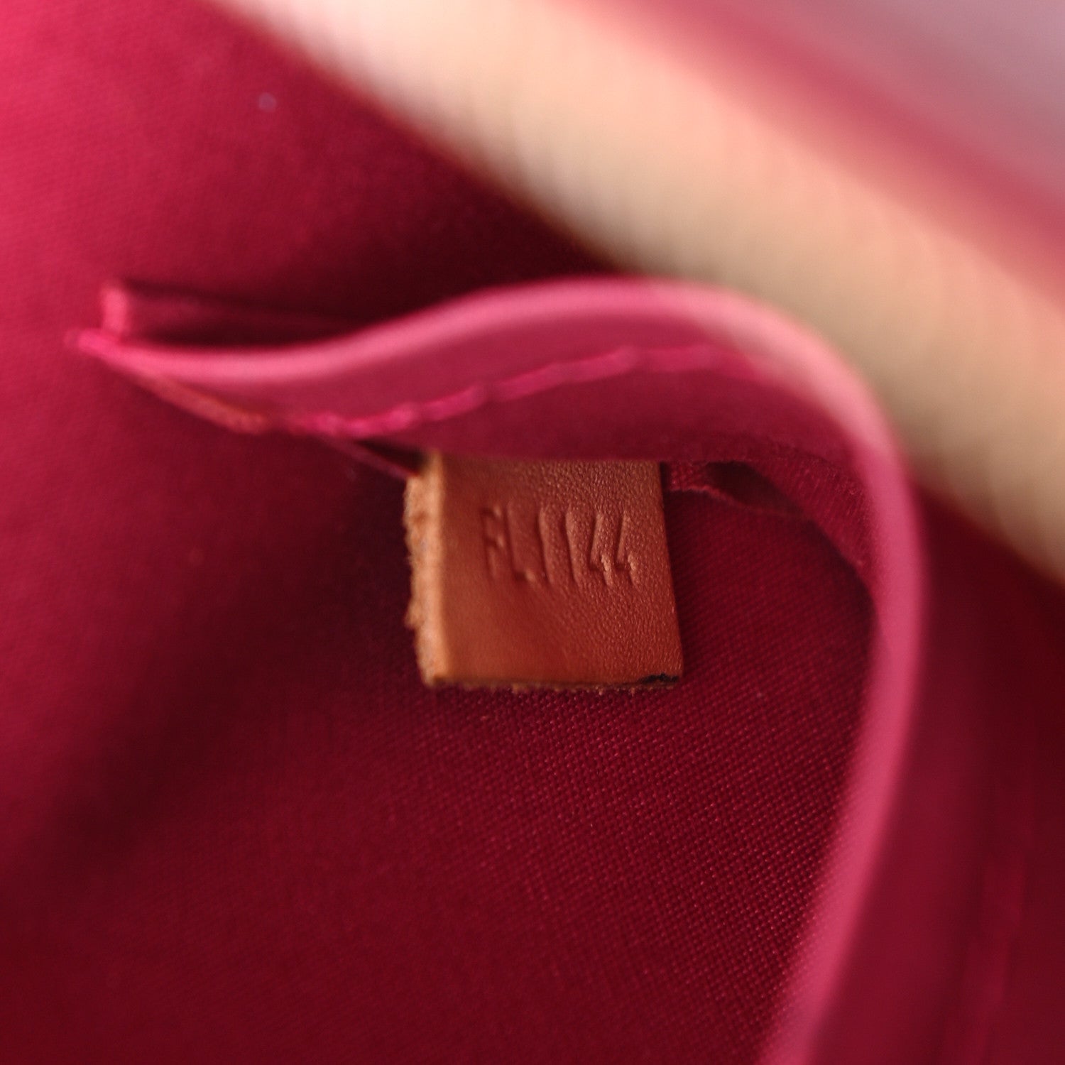 Louis Vuitton Vernis Alma PM Rose Indien 7 of 9