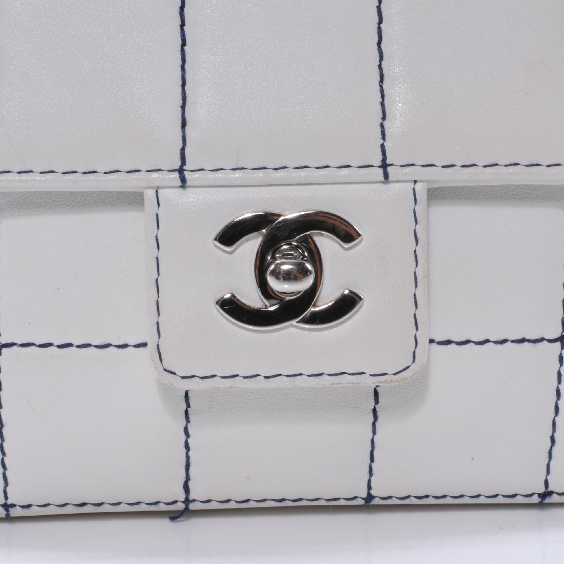 Chanel Lambskin Contrast Stitch Medium Flap White 5 of 10