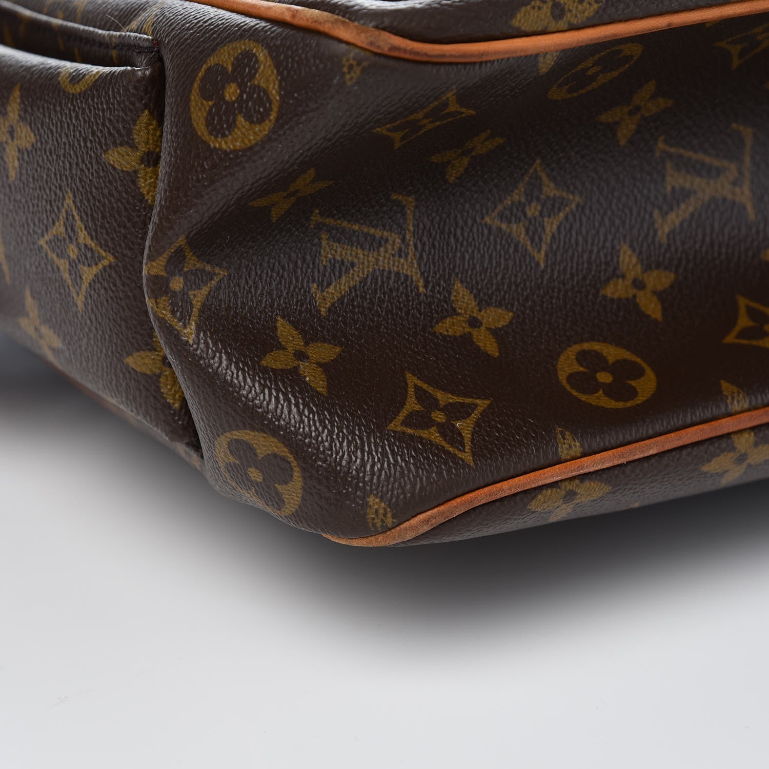 Louis Vuitton Monogram Multipli-Cite 18 of 21