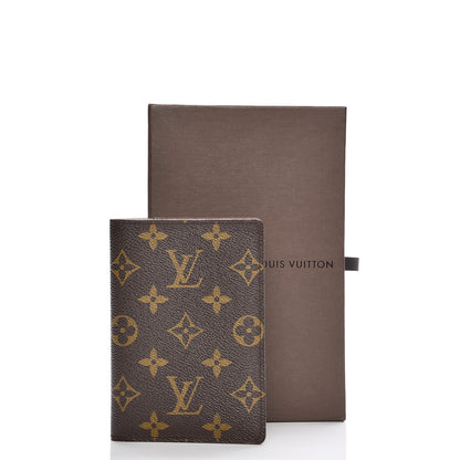 Louis Vuitton Monogram Passport Cover 7 of 7
