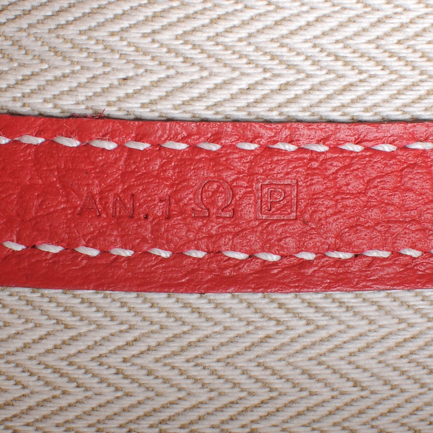 Vache Country Garden Party 36 MM Rouge Casaque