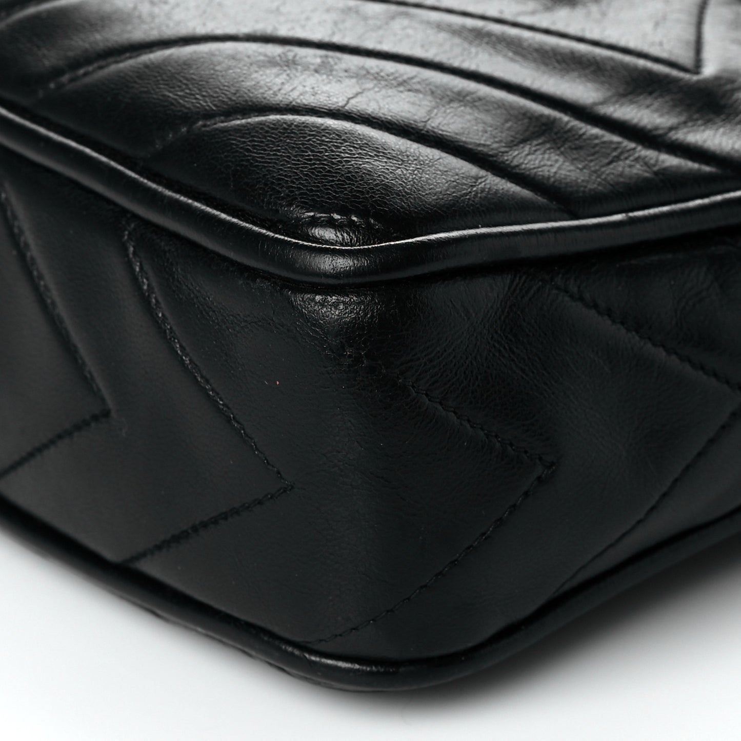 Lambskin Chevron Quilted Tassel Camera Case Black