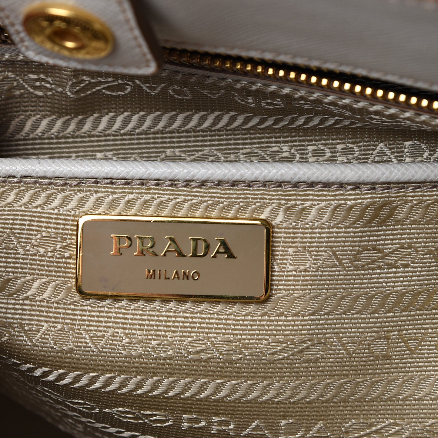 Saffiano Lux Bi-Color Tote Talco Visone