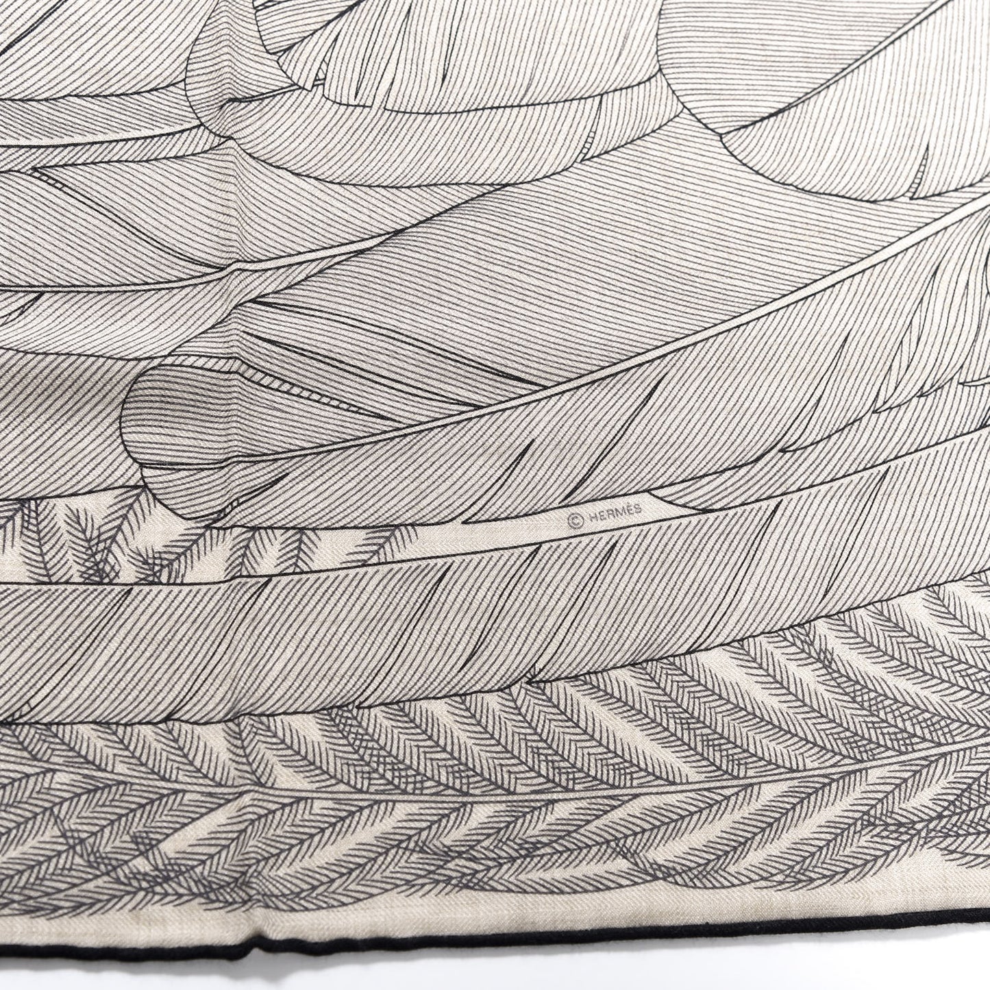 Cashmere Silk Plumes En Fete Shawl 140 Naturel Black